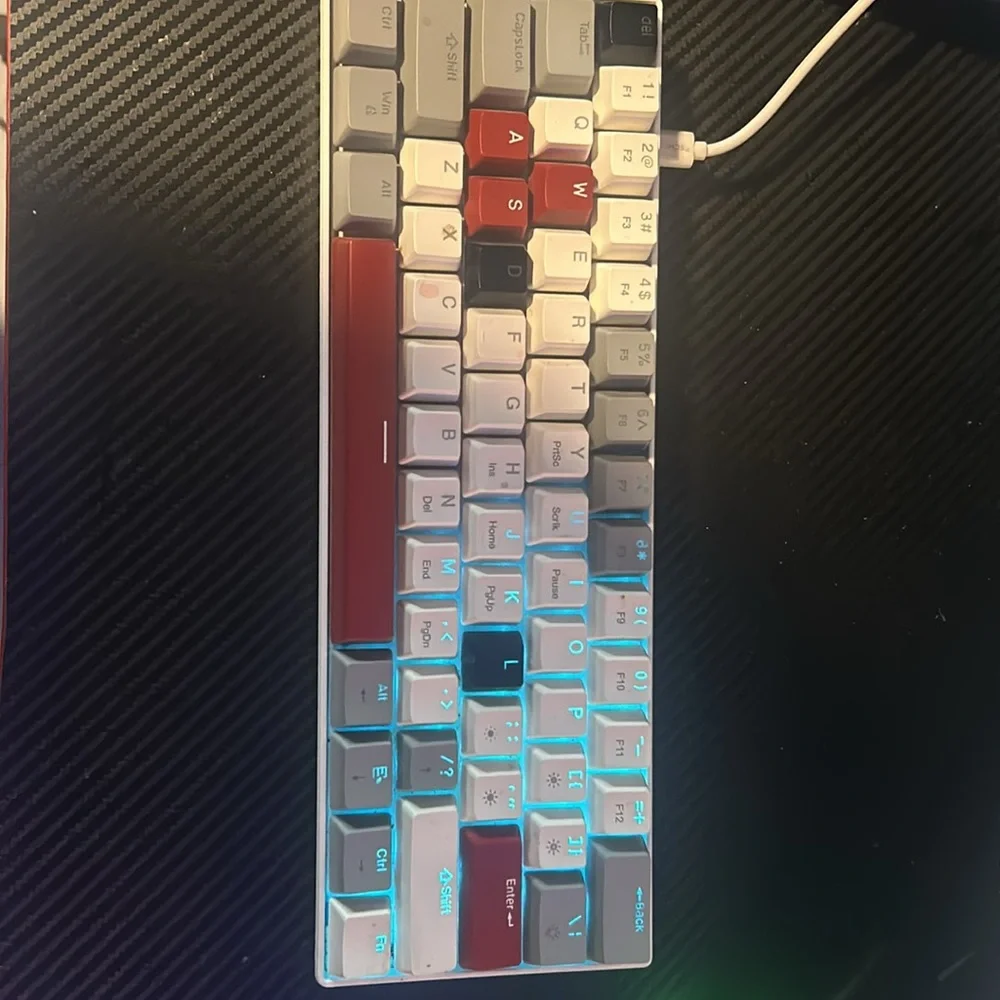 Machete gaming keyboard Conditions:Excellent barely used LED.